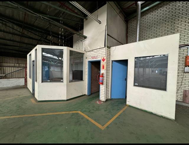 3,562M² WAREHOUSE TO LET IN INDUSTRIA WEST